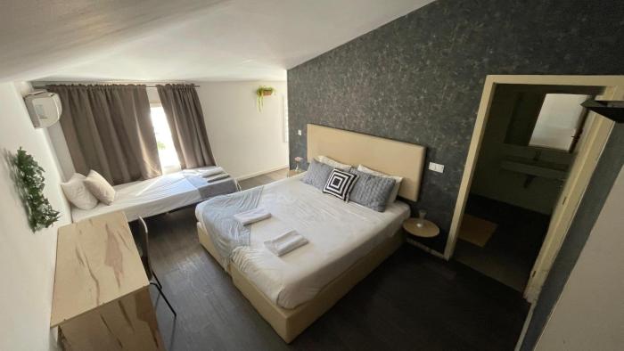 Gray Red Porto Apart