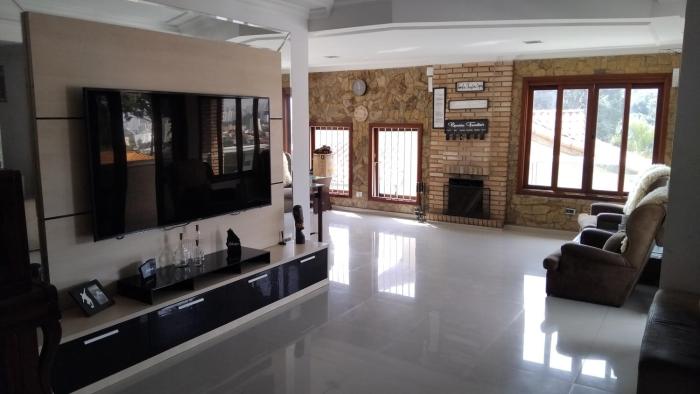Casa Completa com Lareira, Piscina e Espaço Gourmet , 4 Suítes