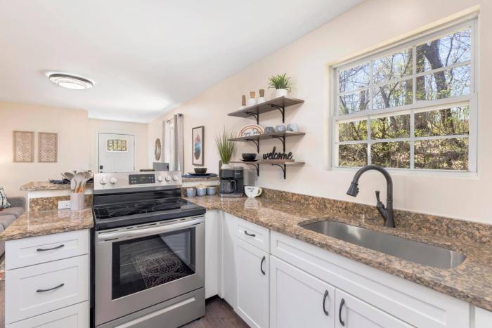 Renovated 2BR *Central Location*