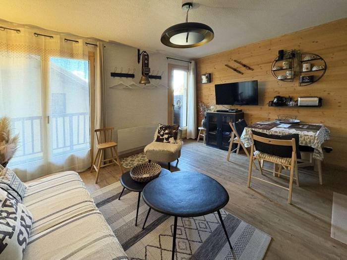 Studio rénové avec balcon et parking aux Orres - FR-1-322-687