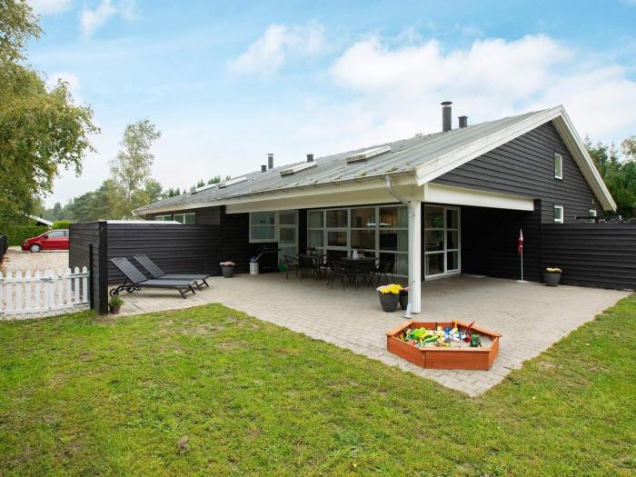 12 person holiday home in Væggerløse-By Traum