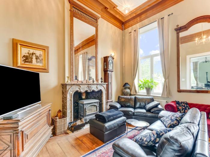 Castle with wellness and zipline