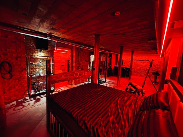 69 apartaments BDSM