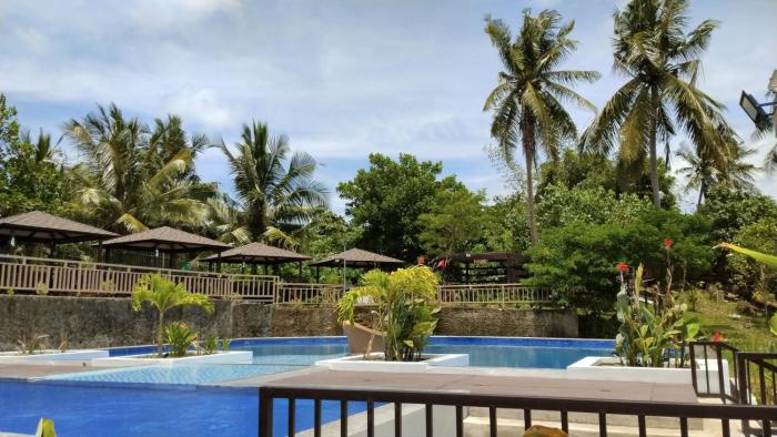 Lutaw Farm Pool and Villas