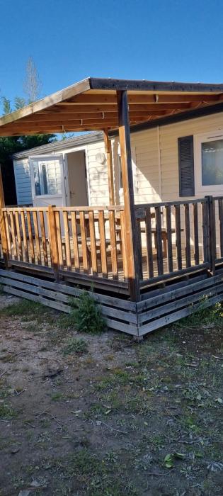 provence au pied du Luberon emplacement 325 domaine des iscles