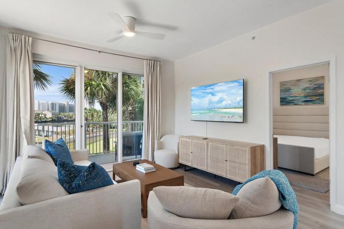 Terrace at Pelican Beach 0107