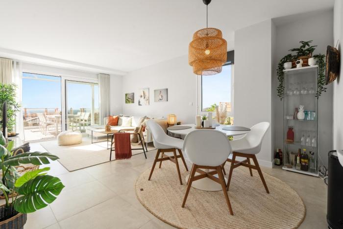 46 Corner Apartment with panoramic sea views and large terrace