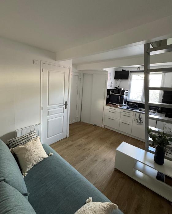Studio avec mezzanine Paris 30 min Wi-Fi rapide