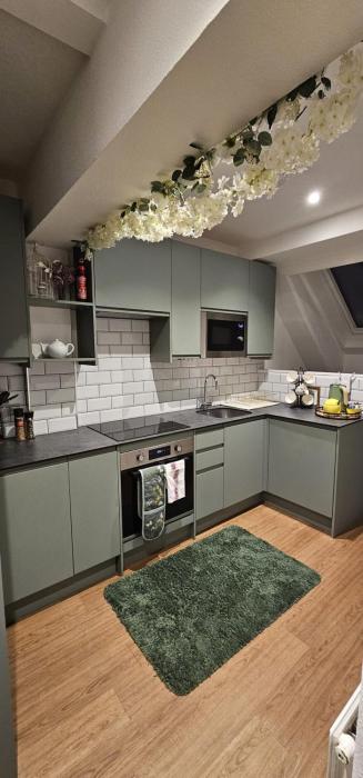 Amazing Central Windsor Flat Contractors welcome