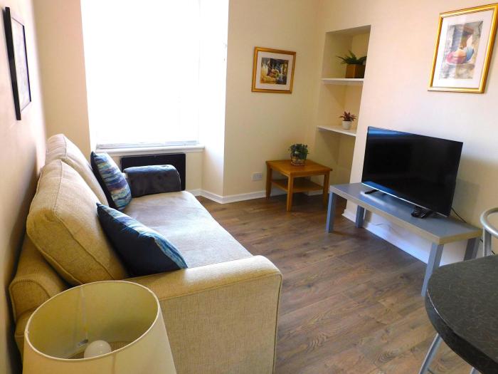 Fabulous location, One Bedroom West End Flat, just off Byres rd, close to SEC & Hydro