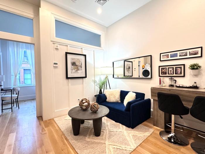 Modern One-Bedroom with full Kitchen in Downtown Providence