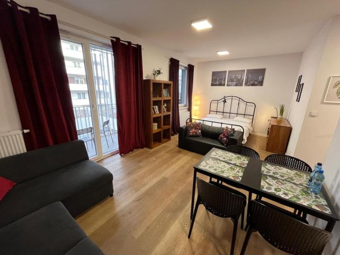 Ordona Charming Studio II