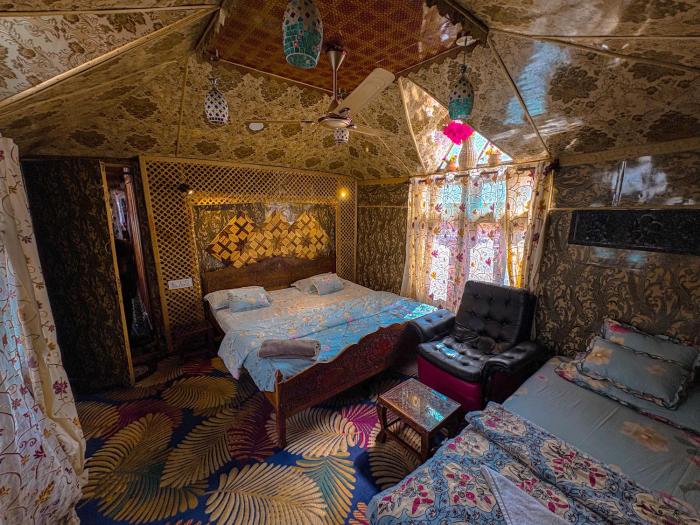 Majestic empire group of houseboat