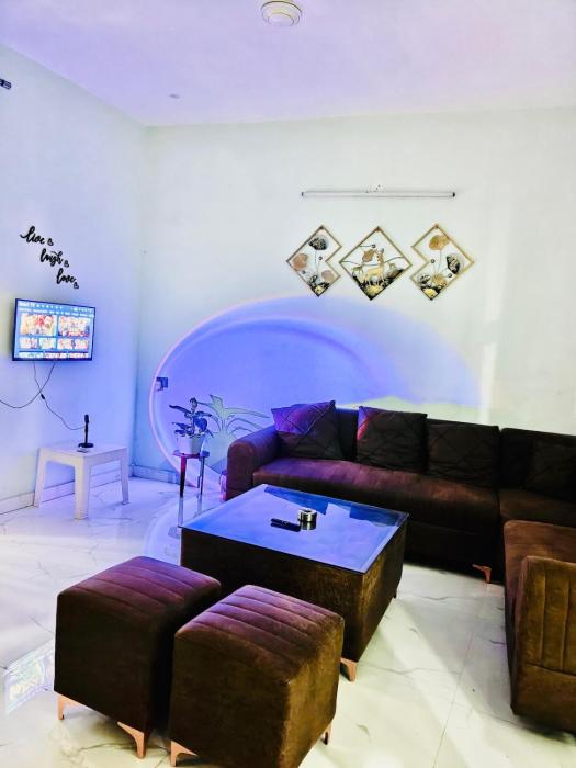 Euphoria Stay - 2BHK Cozy Mountain Homestay