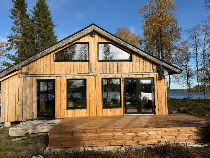 Arctic Private Island -inclusive HB and activities