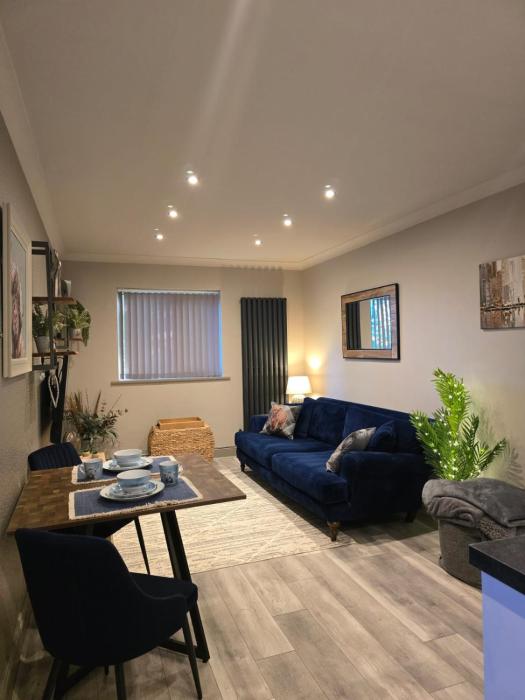 Countryside Apartment nr. Dore Train station