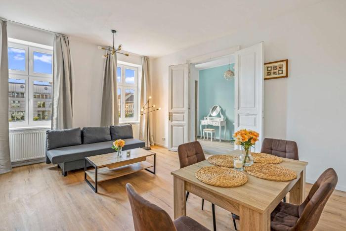 King bed free parking fast wifi pet friendly