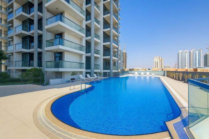 Work & Relax Above the City- JVC Perfect Stay