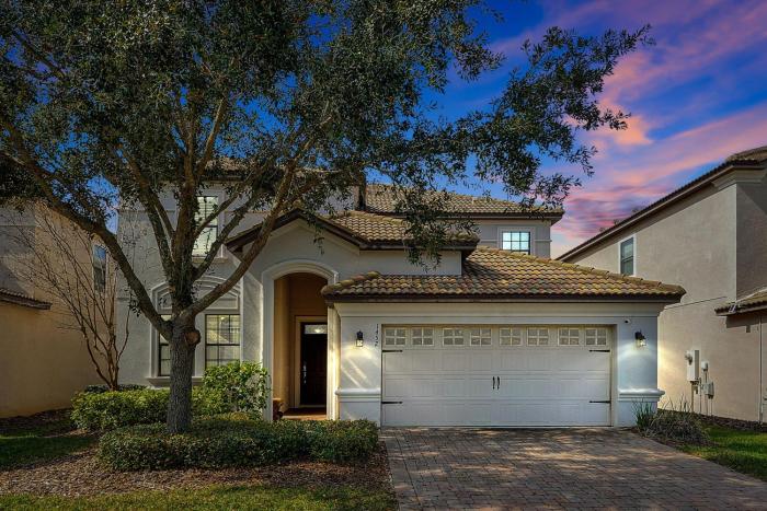 1452 MYRTLEWOOD 6 BEDS