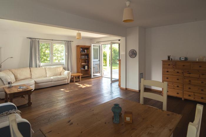 Bungalov u řeky a lesa