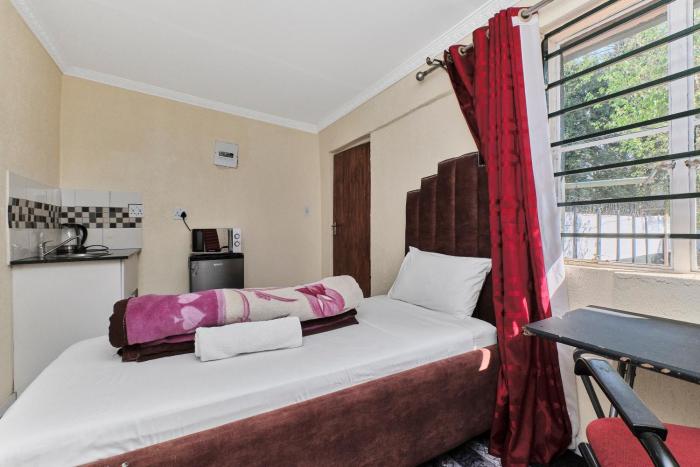 Fully Equipped Cottage Room with Backup Utilities