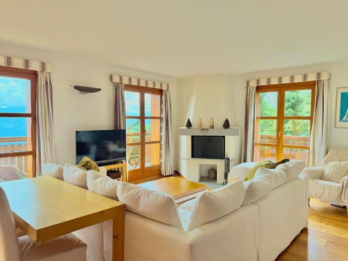 Crans-Montana 3BR - Mountain View, Balcony and Parking