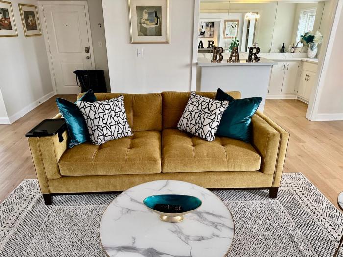 Sky High Luxury Unique 2BR Penthouse Condo ATL