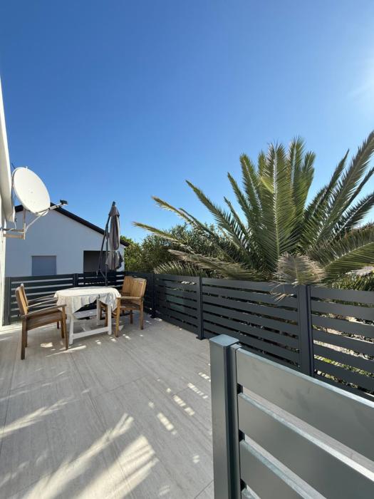 Apartments Vir 150 meters from the beach - by TA Leut Agency