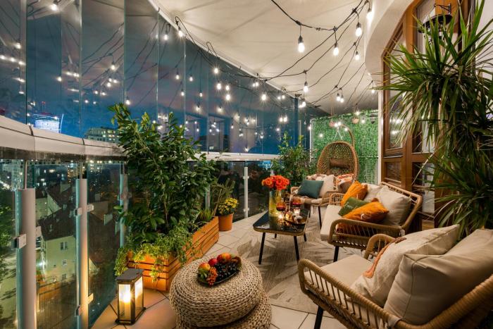 Luxury 2-bedroom Penthouse Warsaw Skyline 15m terrace, garage, gym, rooftop & only 500 m to METRO