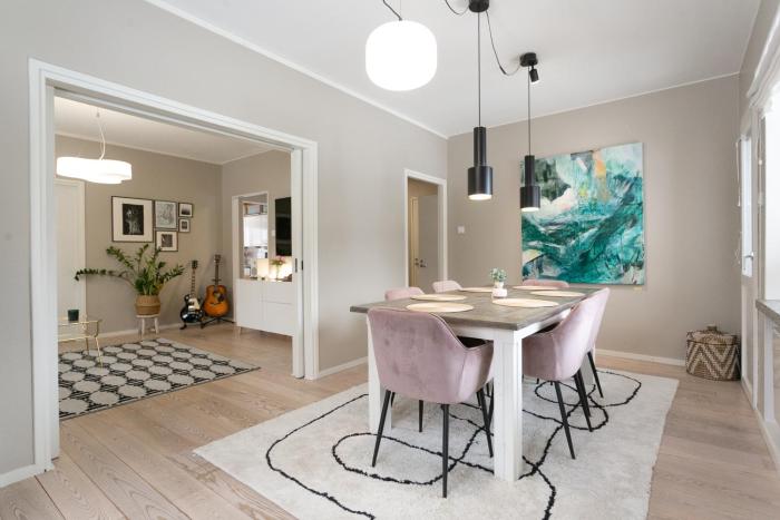 Large three bedroom apartment in very center