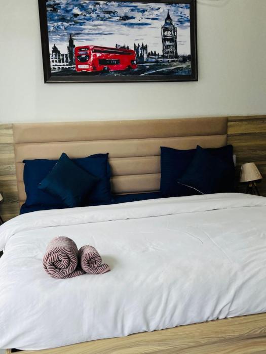 Hotel VS Grand, Greater Noida by UNIQINN