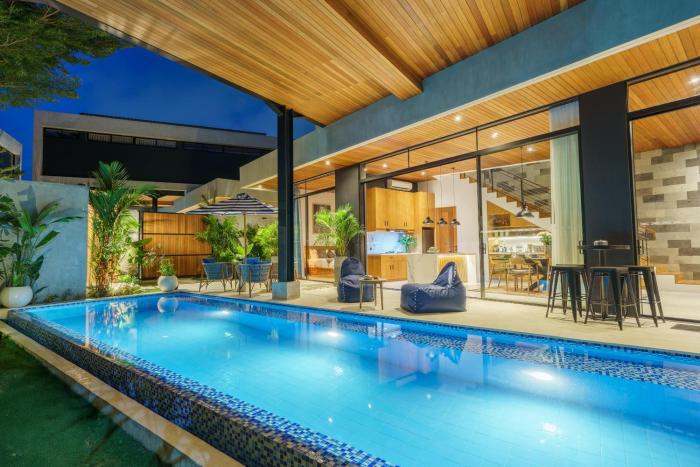 Luxury Resort of 4 villas 11 BR Seminyak