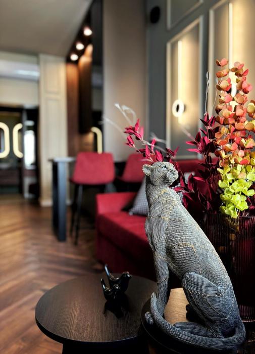 2 - Dolce Antoinette - DonViore