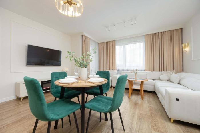 Elegant Apartament Kościeszów in Warsaw with Parking by Noclegi Renters