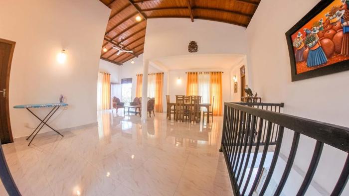 Thisuni Holiday Rental - Pannipitiya - Sleeps 7