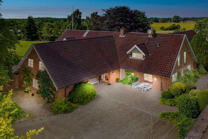Familieferie nær Legoland med indoor pool og tæt på natur