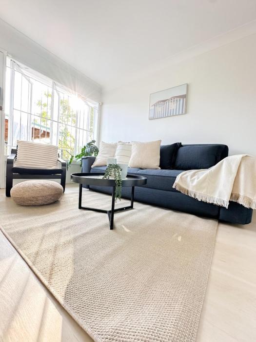Mi Casa Su Casa - 2BR Sleeps 6 - Free Parking - CBD