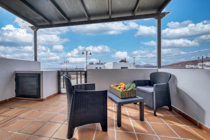 Apartamento El Charcon B - Beachfront View By Lanzarote Vacation Homes