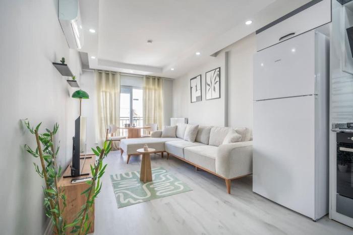 Boho Style Flat with Free WiFi Near Kaleici & AVM