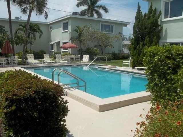 Palm Cay 2