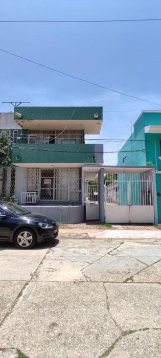 Amplio apartamento, Excelente ubicación 3 habitaciones 5 camas