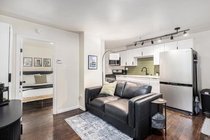 Cozy Corner - New Corporate Apt Downtown