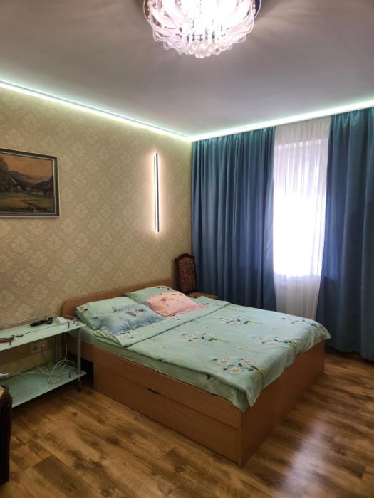 Затишна, домашня 43м в тихому зеленому місці Поруч Центральний парк Університет