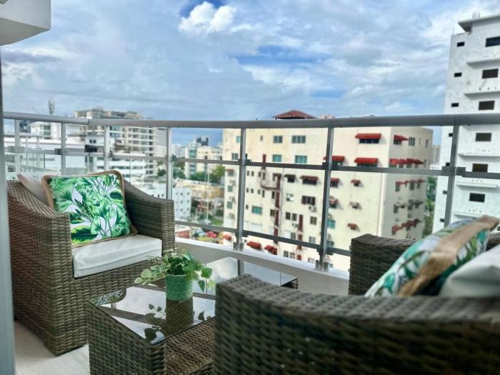 Lovely 1BR Apt, King Bed, Pool