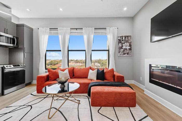 Skyline VIEWS, 5 mins to Downtown, Free Parking