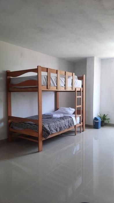 Casa A 13 minutos del aeropuerto Acceso A Baño, Cocina y Comedor Compartido