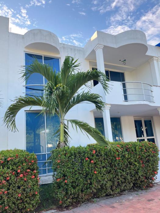 Casa La Consentida en Flandes con piscina