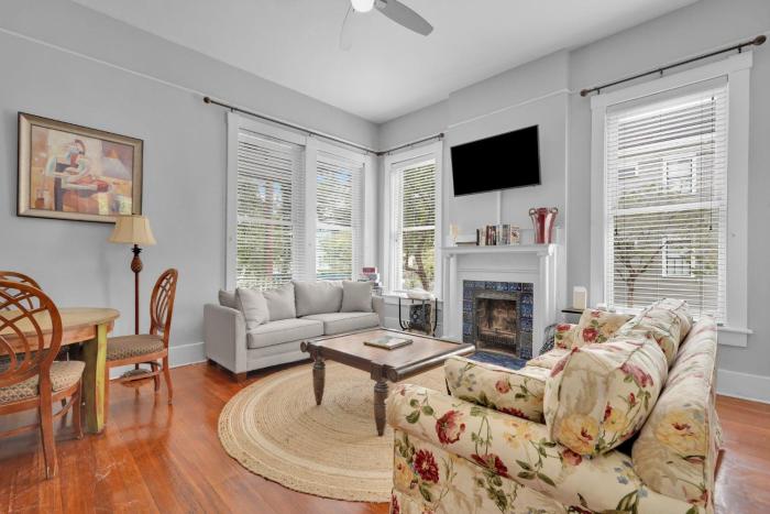 Brick & Bloom Veranda by Lucky Savannah