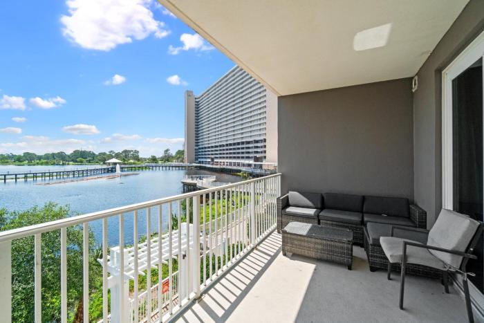 Lake-View Condo Near Beach,5 Pools, 2 Hot Tubs, Balcony & Resort Amenities