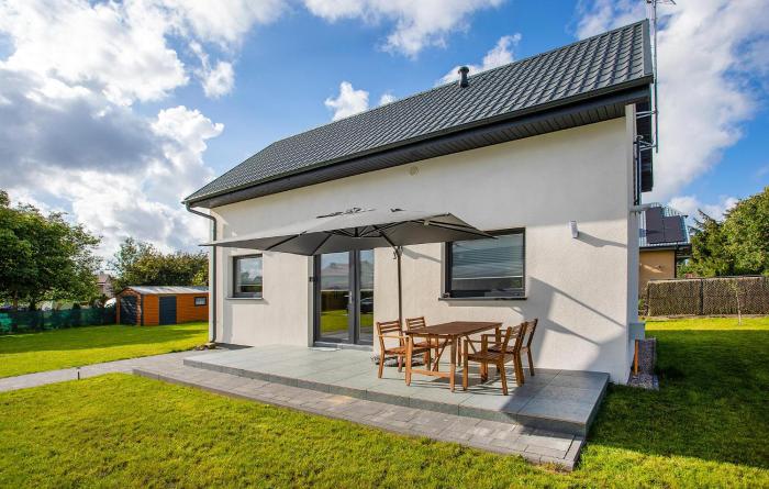 3 Bedroom Lovely Home In Lubkowo